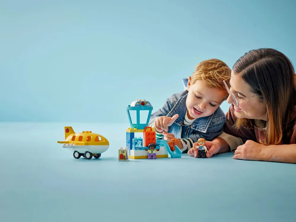 DUPLO® 10443 Zum ersten Mal am Flughafen