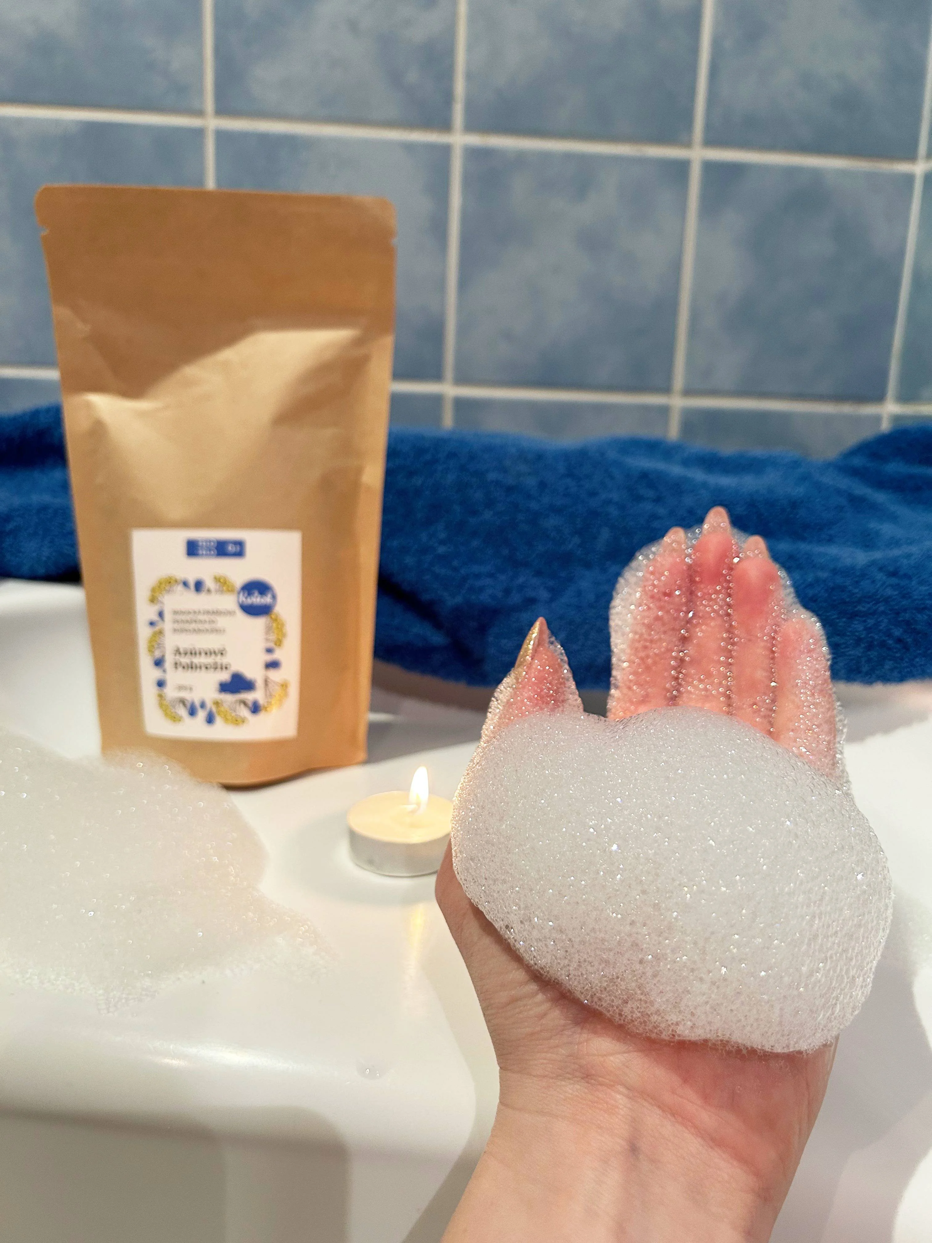 Kvitok Magischer Badeschaum Azurblaue Küste 60 g – schäumt wunderbar