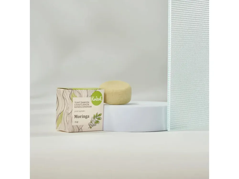 Kvitok Festes Shampoo mit Anti-Schuppen-Spülung Moringa (25 g) - glänzendes, schuppenfreies Haar