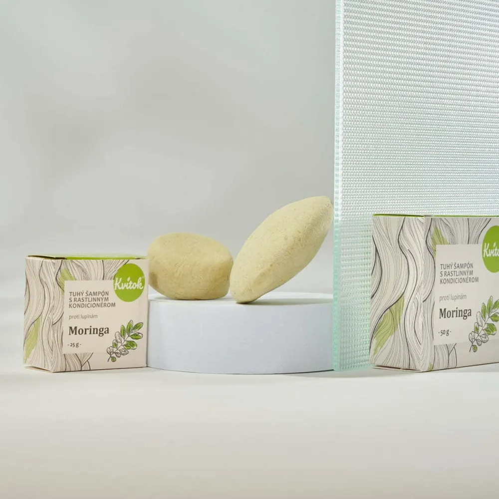 Kvitok Festes Shampoo mit Anti-Schuppen-Spülung Moringa (25 g) - glänzendes, schuppenfreies Haar