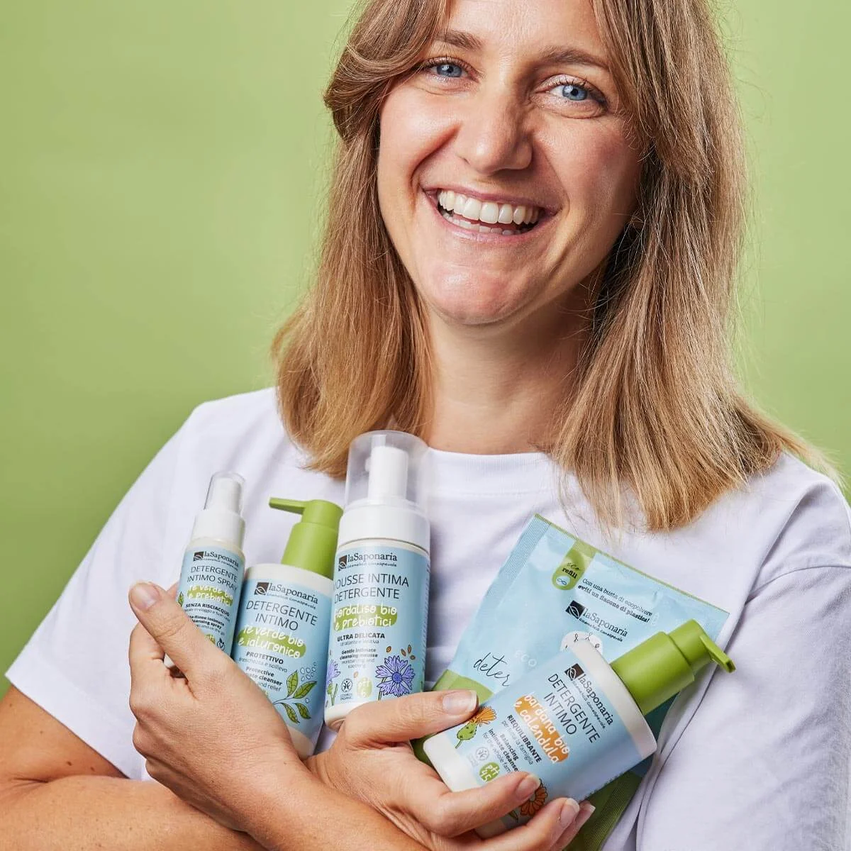 laSaponaria Intim-Waschschaum mit Kornblume & Präbiotika BIO (100 ml) - auch für Kinder und in den Wechseljahren geeignet
