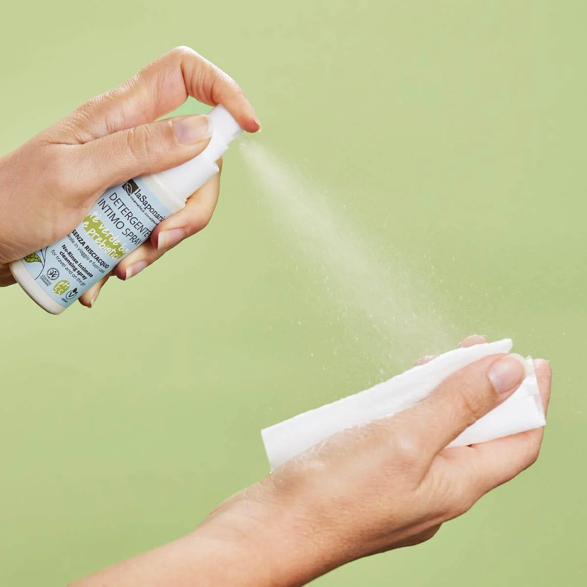 laSaponaria Intimspray ohne Abspülen mit Bio-Grüntee (50 ml) - schnelle Intimreinigung jederzeit und überall