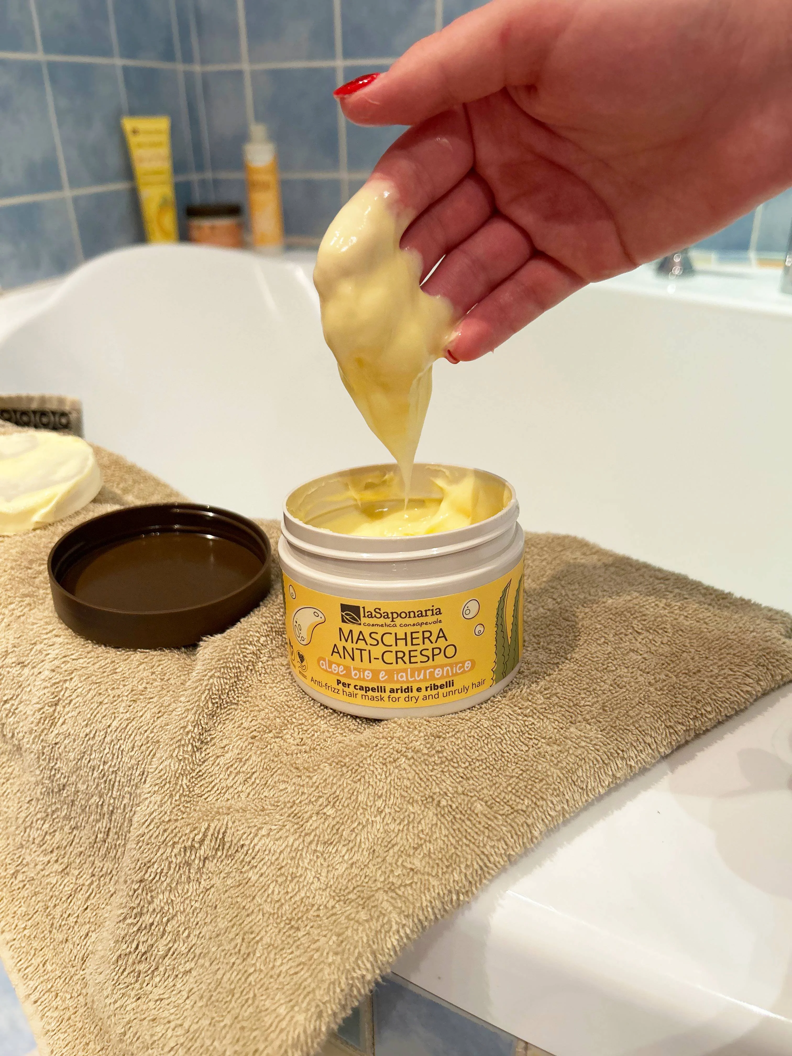 laSaponaria Anti-Frizz-Haarmaske mit Aloe Vera und Hyaluronsäure (200 ml) - Hilfe für trockenes Haar
