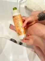 laSaponaria Duschgel und Shampoo 2in1 mit Bio-Orange und Vitamin C für die ganze Familie 500 ml - mit süßem und belebendem Duft