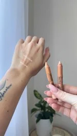 SO’BiO étic Bio-Concealer (4 g) 25 BEIGE DORÉ — goldenes Beige - deckt Hautunreinheiten ab