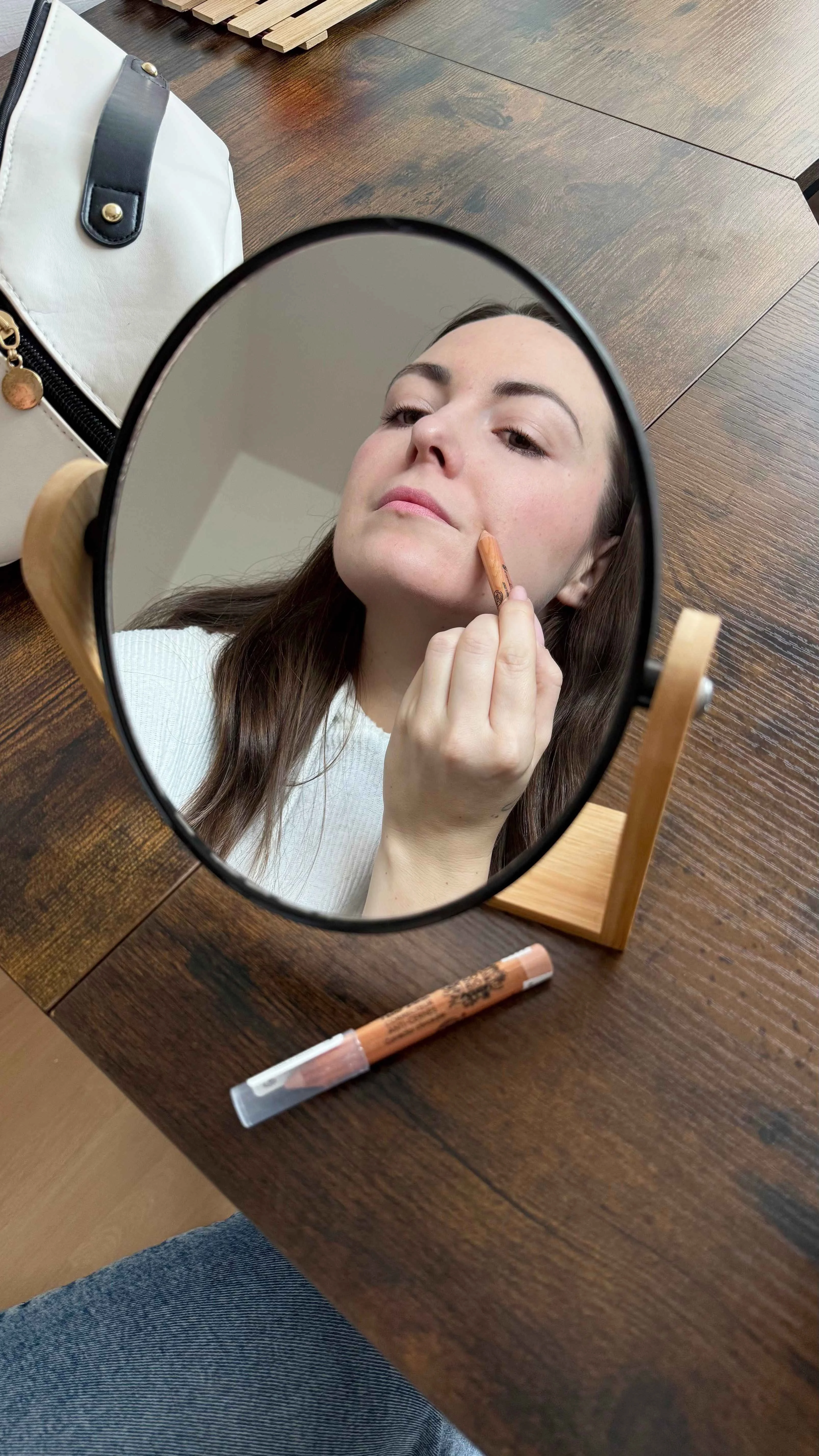 SO’BiO étic Bio-Concealer (4 g) 25 BEIGE DORÉ — goldenes Beige - deckt Hautunreinheiten ab
