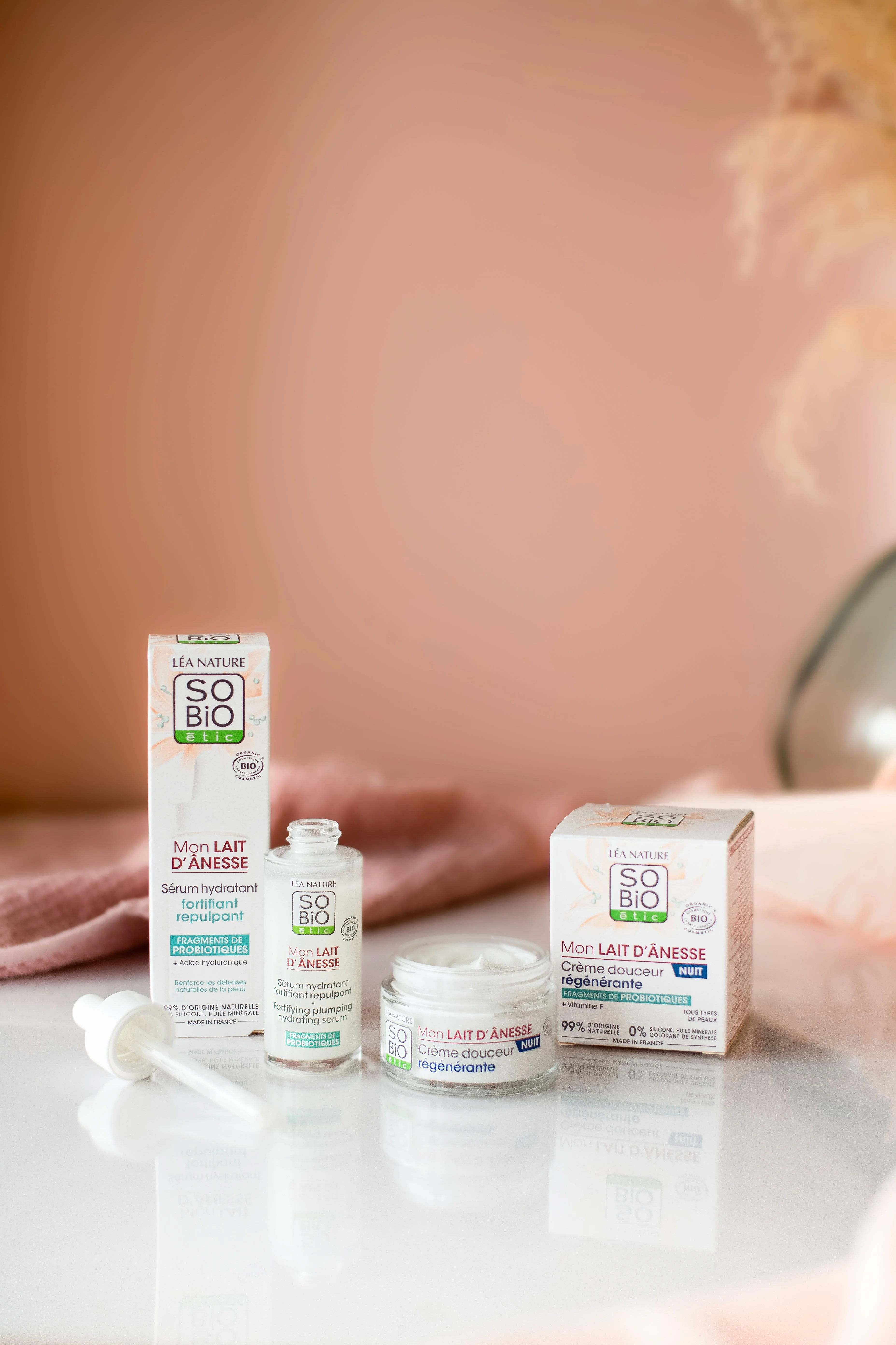 SO’BiO étic Regenerierende Nachtcreme mit Bio-Eselsmilch (50 ml) – geschlagene Textur