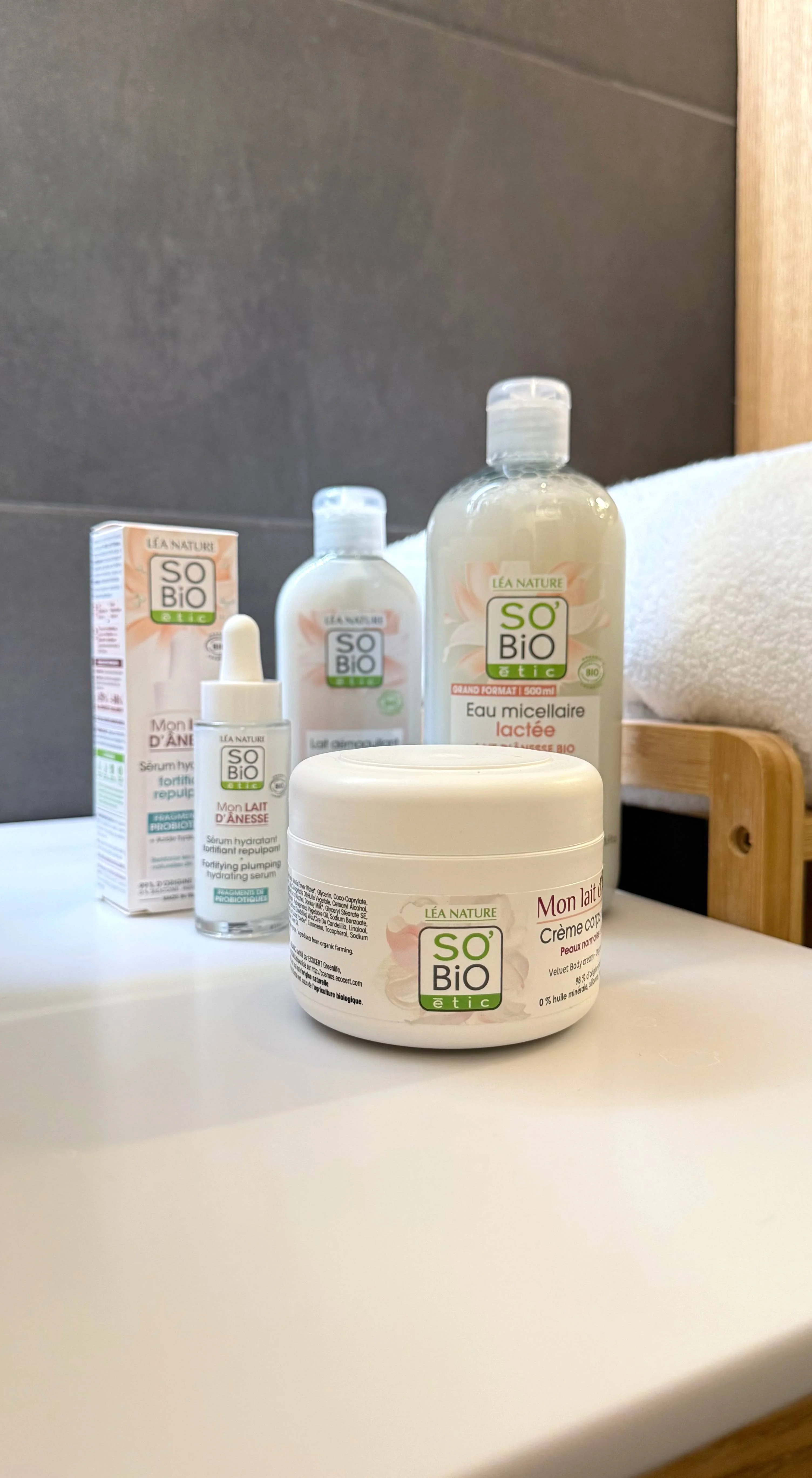 SO’BiO étic Nährende Körpercreme mit BIO-Eselsmilch (200 ml) – auch für empfindliche Haut
