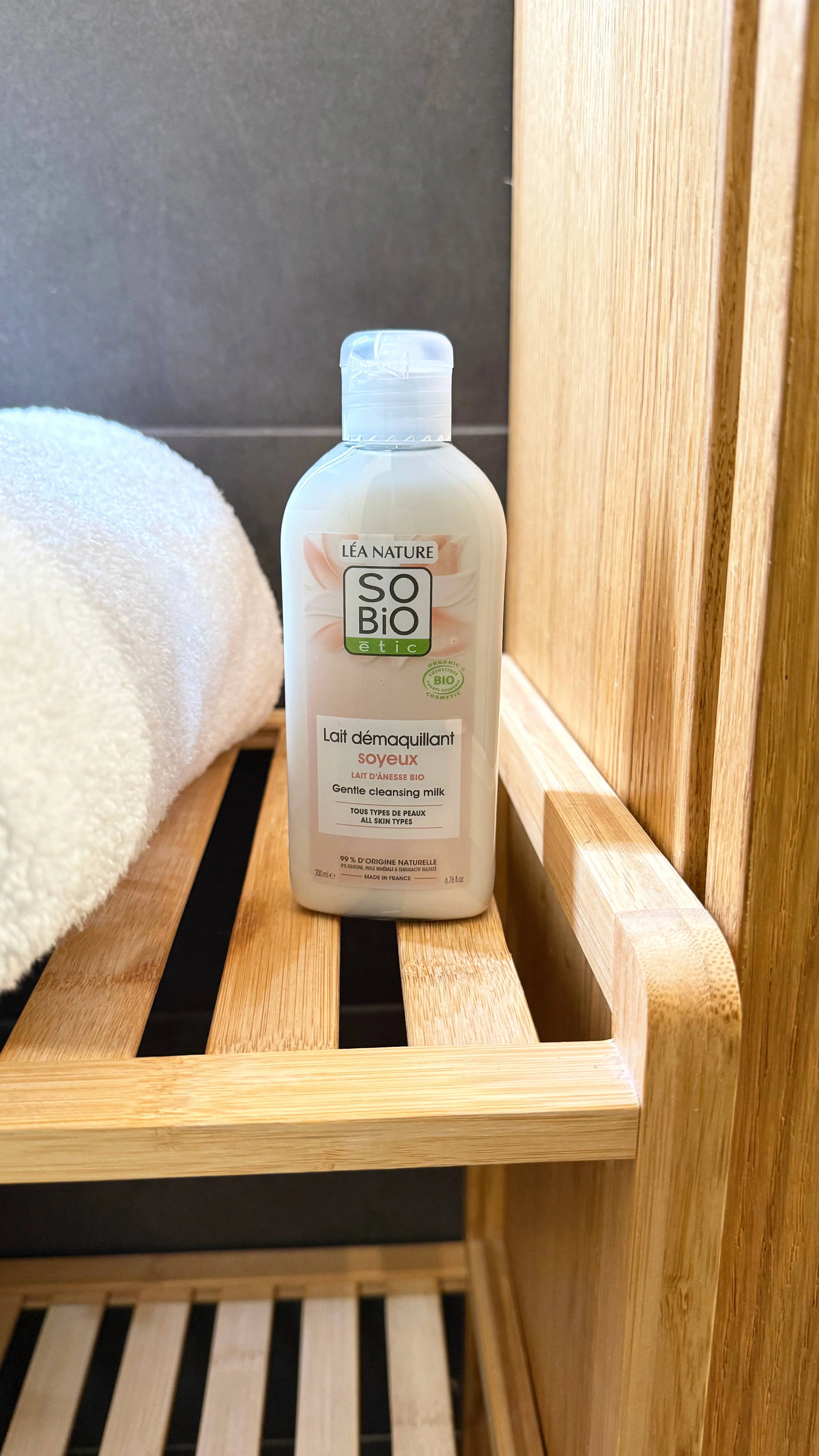 SO’BiO étic Reinigungsmilch mit BIO-Eselsmilch (200 ml) – entfernt sanft Make-up und Unreinheiten
