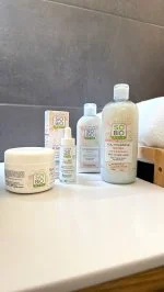 SO’BiO étic Stärkendes Feuchtigkeitsserum mit BIO-Eselsmilch (30 ml) – mit Hyaluronsäure