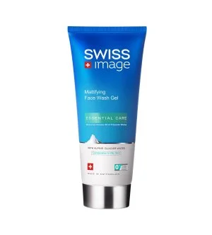 Swiss Army Image Essential Care tiefenreinigendes, porenverfeinerndes & mattierendes schäumendes Gesichtswaschgel