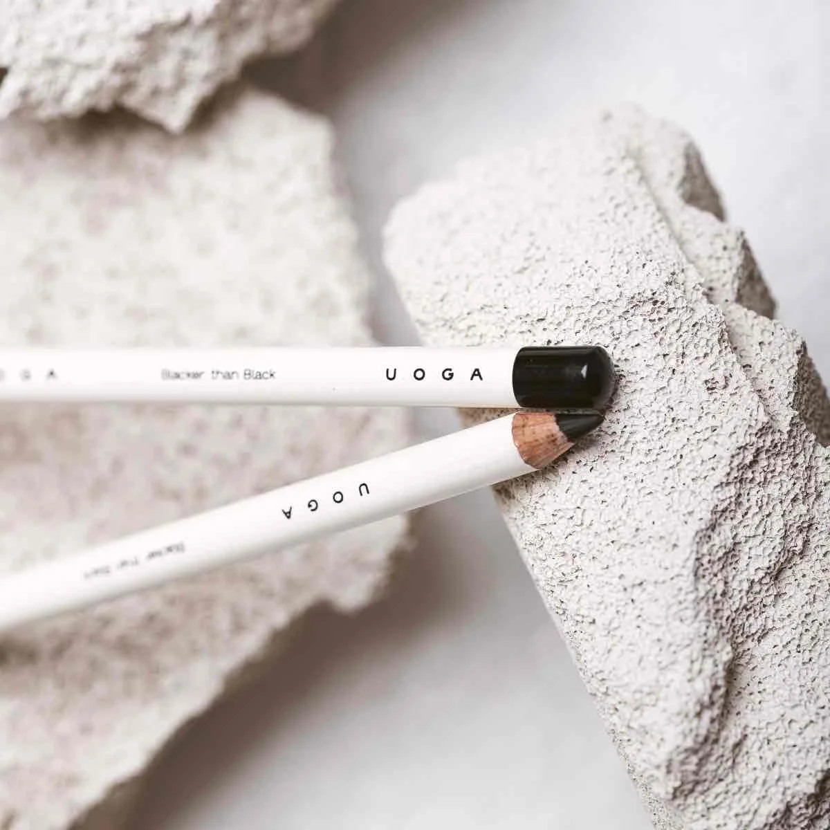 Uoga Uoga Weicher Kajalstift BIO 851 Melting Chocolate - Dunkelbraun - 4 Farbtöne für jeden Look