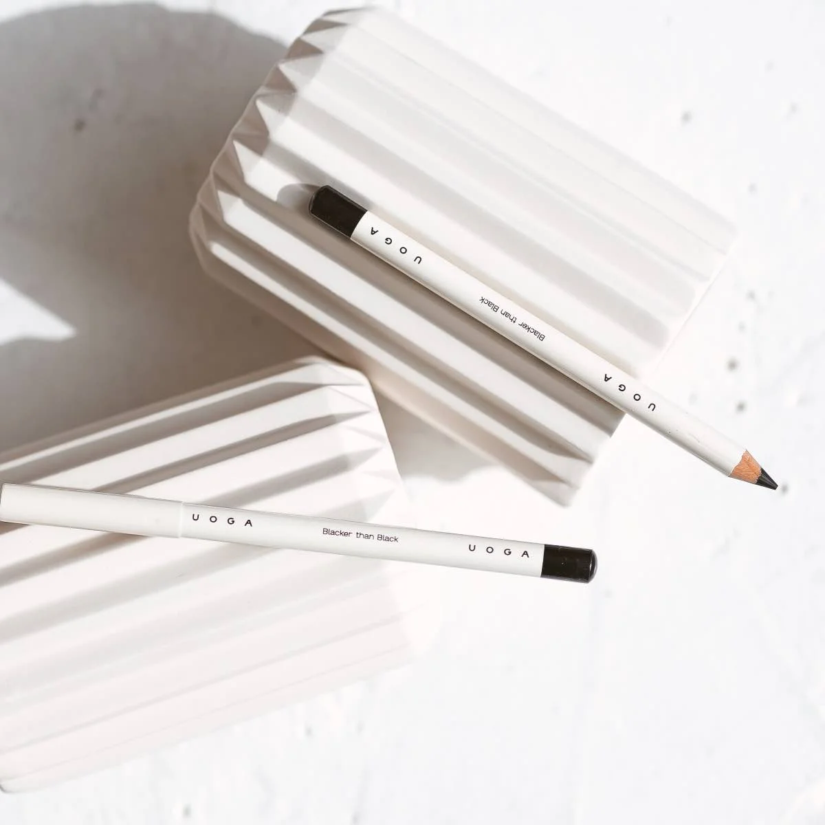 Uoga Uoga Weicher BIO-Kajalstift 852 Copper Snake - Hellbraun, perlmuttfarben - 4 Farbtöne für jeden Look