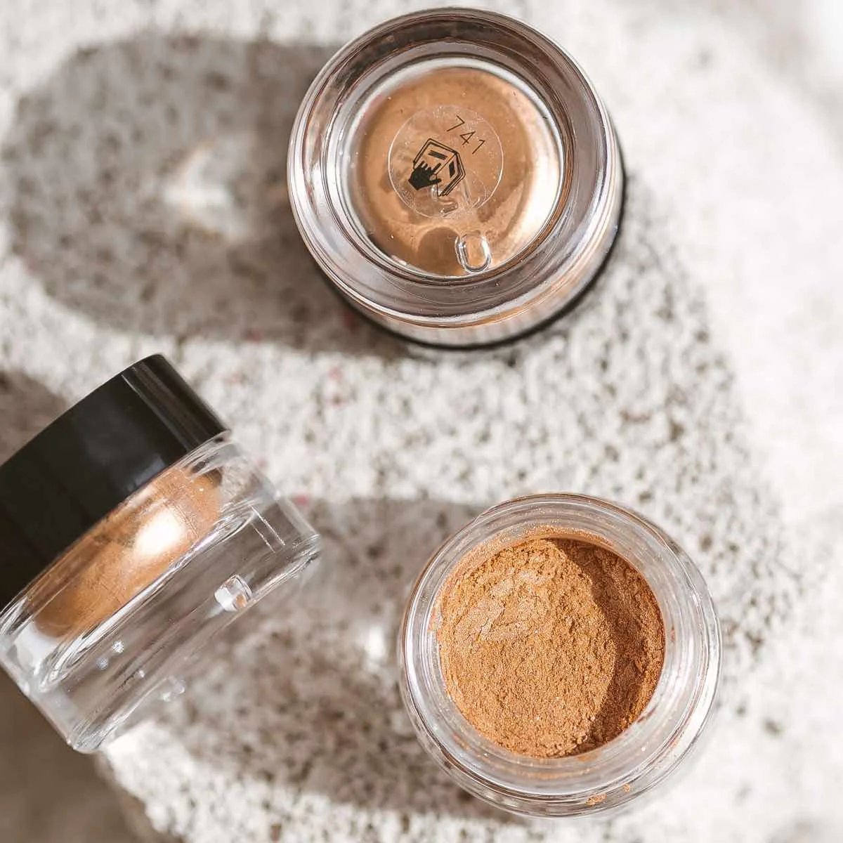 Uoga Uoga Loser Mineral-Lidschatten mit Bernstein (1 g) 711 Autumn Light - 10 Farbtöne