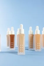 Uoga Uoga Flüssiges Mineral-Make-up und Serum SPF 20 BIO (30 ml) 681 Rising Moon - spendet Feuchtigkeit und schützt die Haut