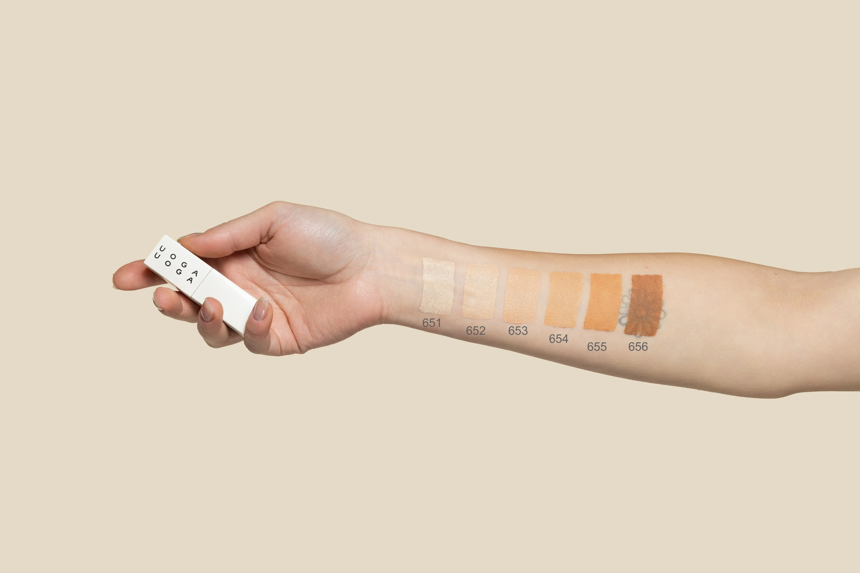Uoga Uoga Fester Concealer (4 g) Special Agent 003 - 653 Medium Light - Spezialagent gegen Hautunreinheiten