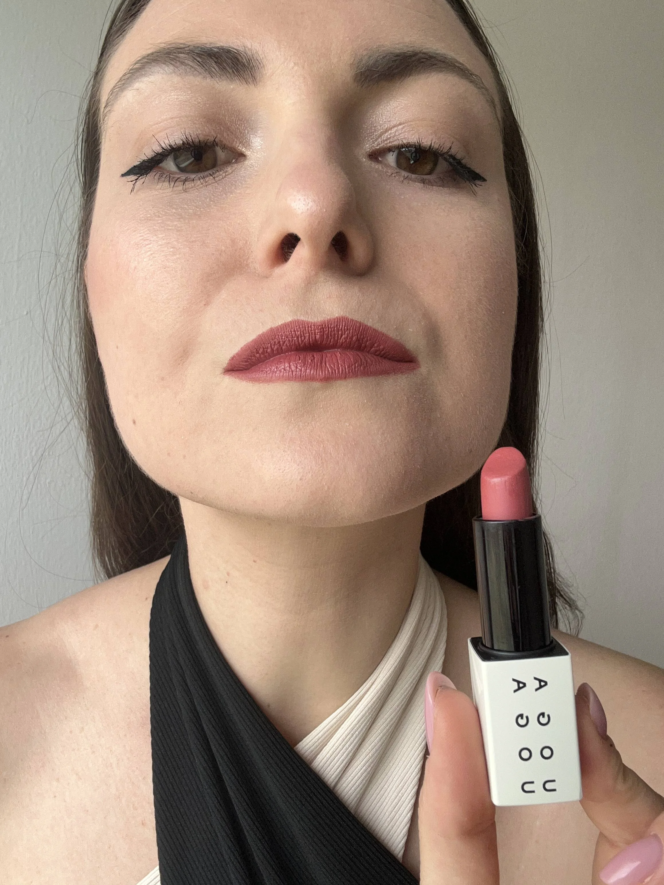 Uoga Uoga Pflegender Lippenstift (4 g) 611 Chocoberry - 6 Nuancen auf Mineralbasis