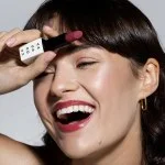 Uoga Uoga Pflegender Lippenstift (4 g) 611 Chocoberry - 6 Nuancen auf Mineralbasis