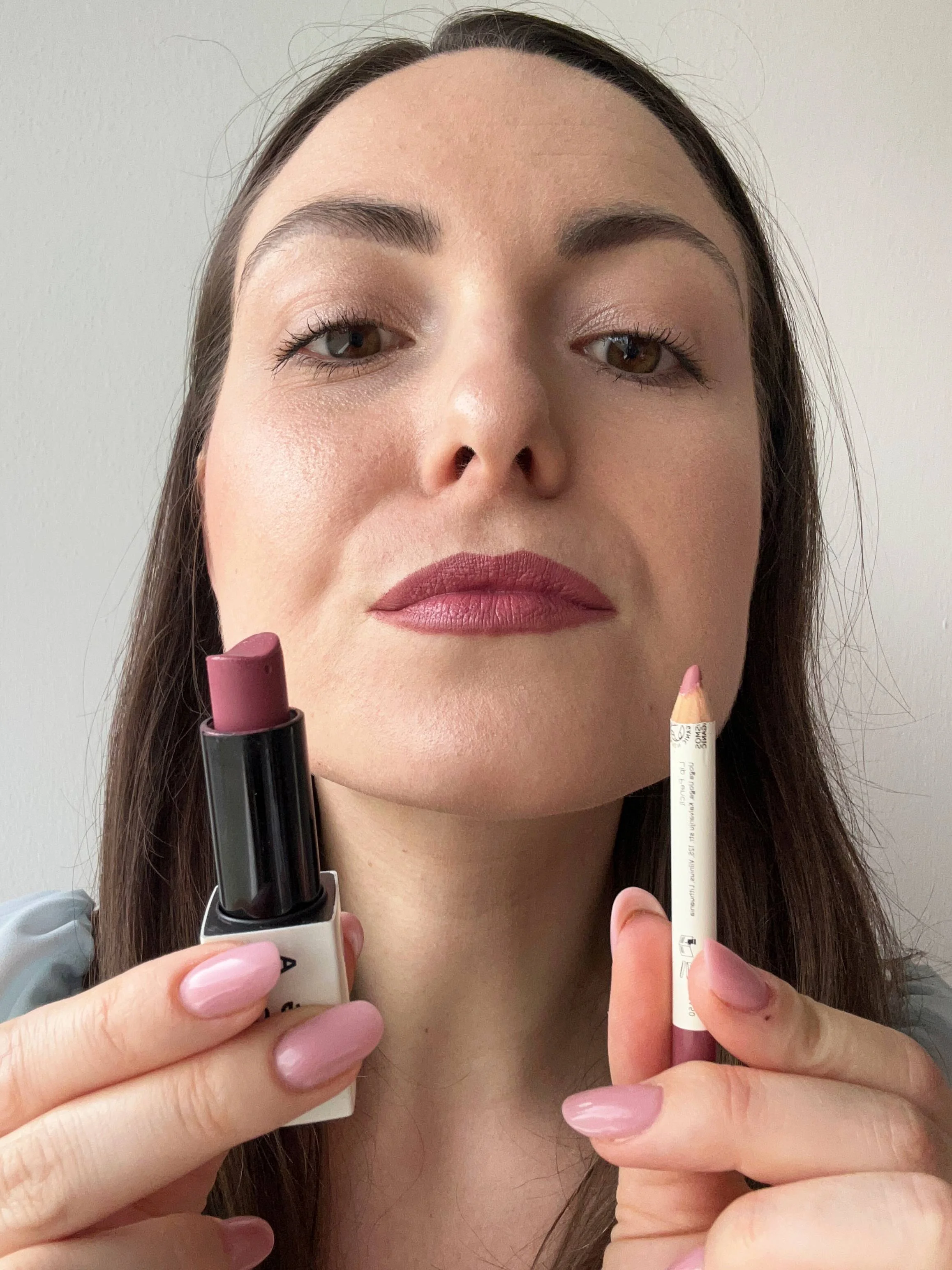 Uoga Uoga Nährender Lippenstift (4 g) 612 Fireberry - 6 Farbtöne auf Mineralbasis