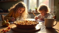 Birnenkuchen mit Streuseln lässt sich mit einfachen und günstigen Zutaten zubereiten.