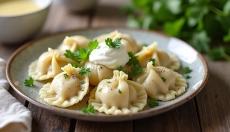 Erstellen Sie zu Hause ein originelles Pelmeni-Rezept mit einem Hauch von Tradition