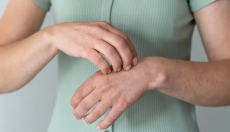 Wie man eine glatte Haut ohne Orangenhaut behält